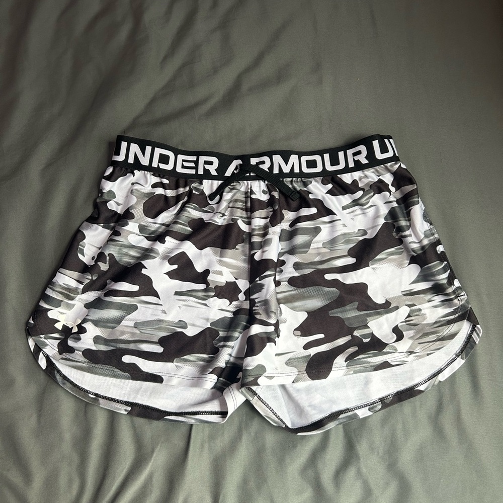 Under Armour Camo Shorts-Youth Extra Large
